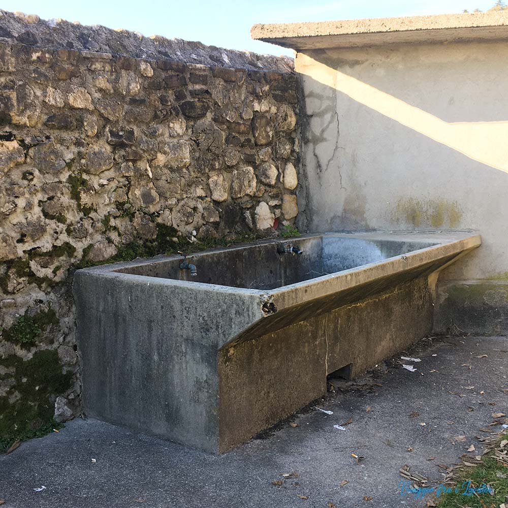 Vasca lavatoio via Monte Glemine a Gemona del Friuli, Udine
